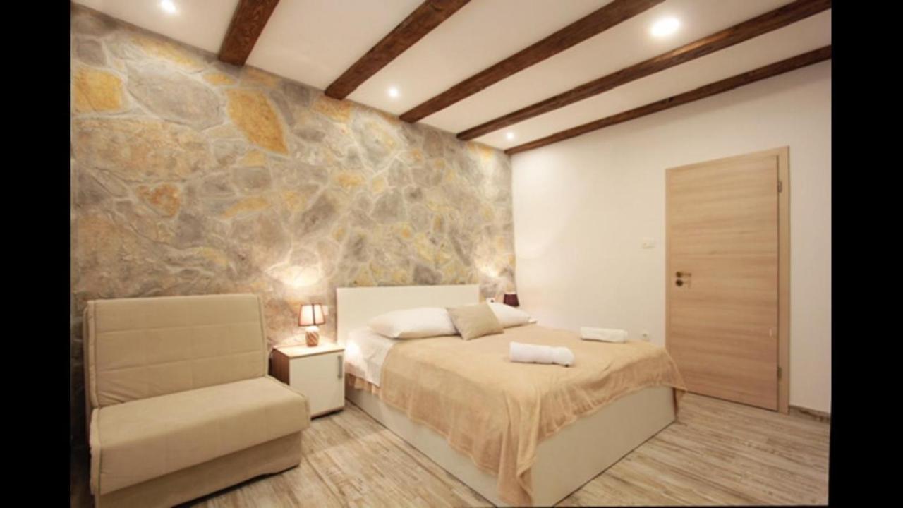 Misel Apartment Split Exterior photo